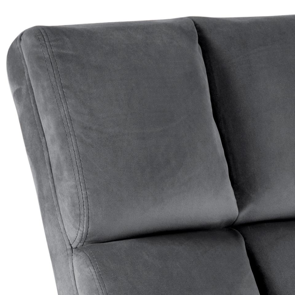 „Cross" Armchair — Tufted Velvet on a Metal Base